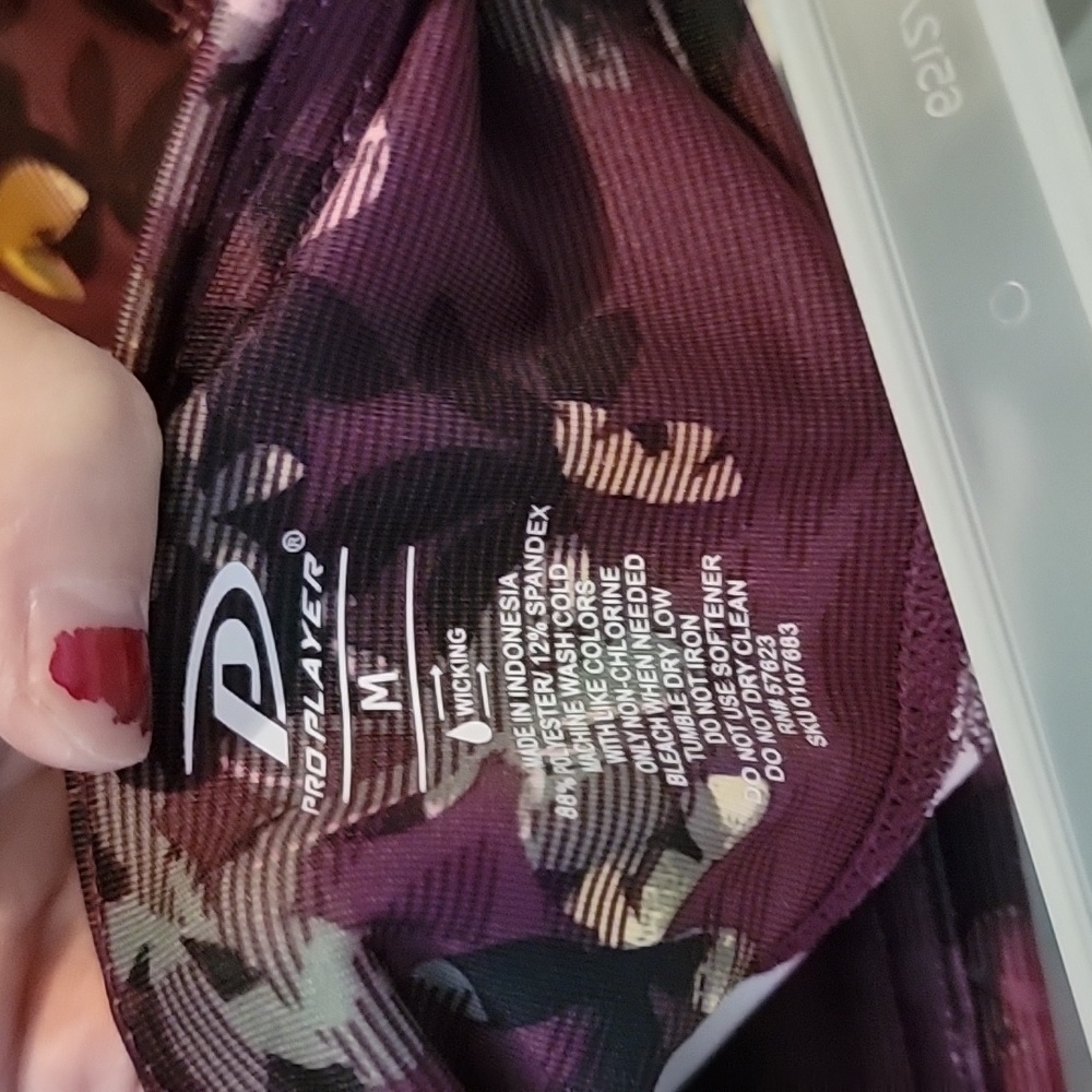 NWT purple floral Leggings with pockets - Picture 3 of 4